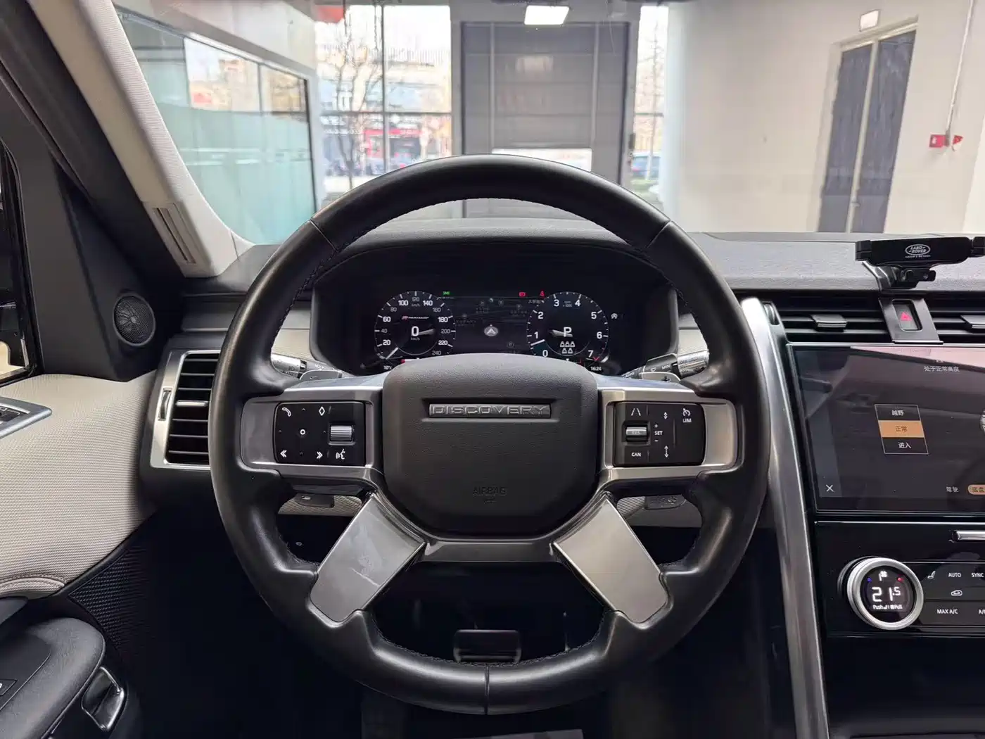Land Rover Discovery 2021 360PS R-Dynamic S фото 15