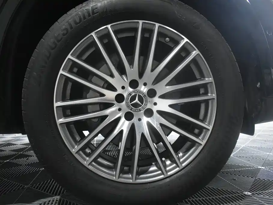 Mercedes-Benz GLC 2023 GLC 300 L 4MATIC Dynamic 7-Seater фото 12
