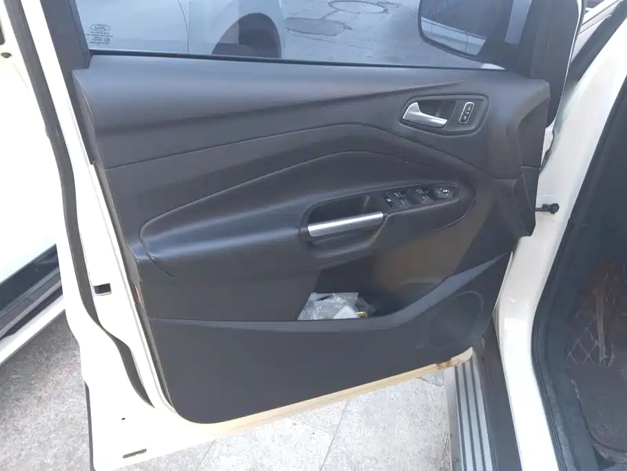Photo 7 - Ford Kuga