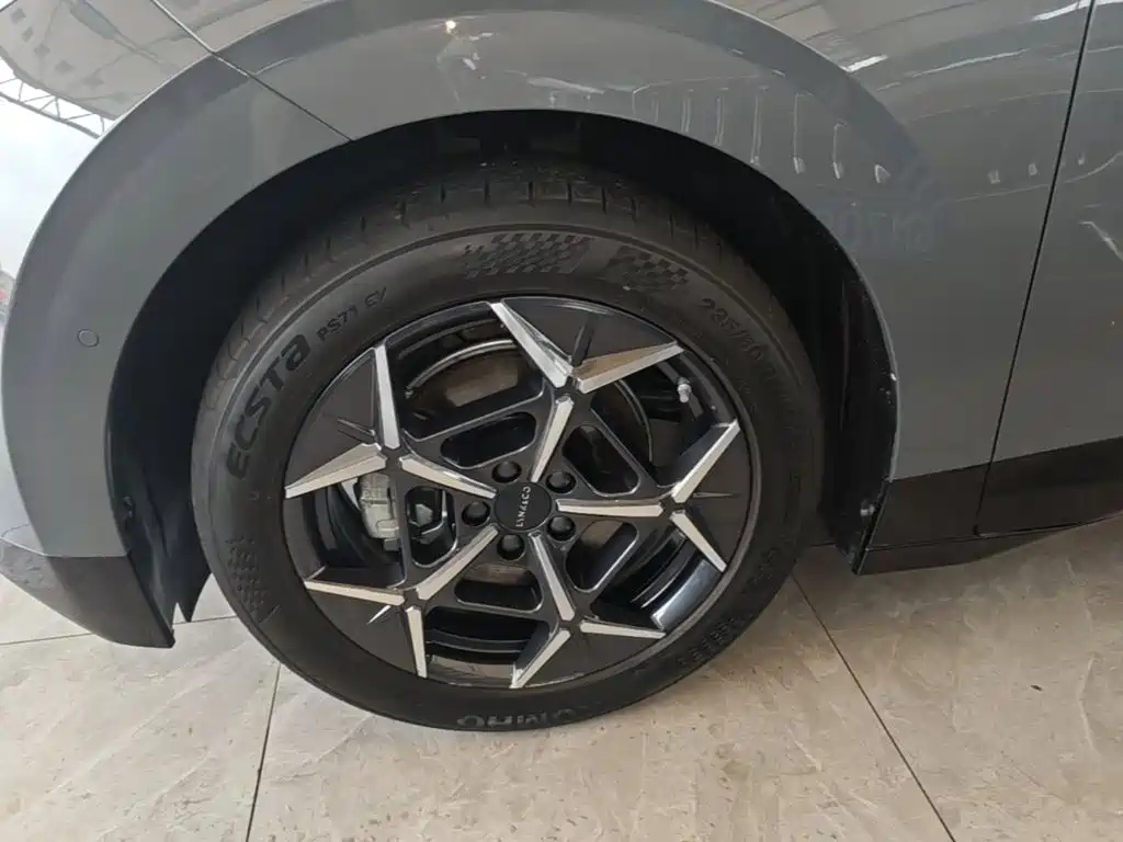 Photo 23 - Lynk & Co Z20