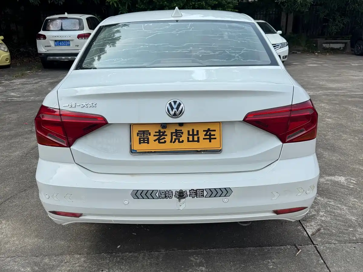 صورة 5 - Volkswagen Jetta