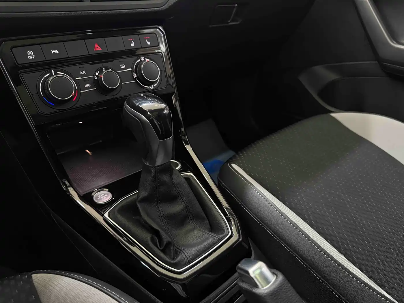 Volkswagen Tanying 2021 280TSI DSG R-Line Intelligent Connect Edition фото 12