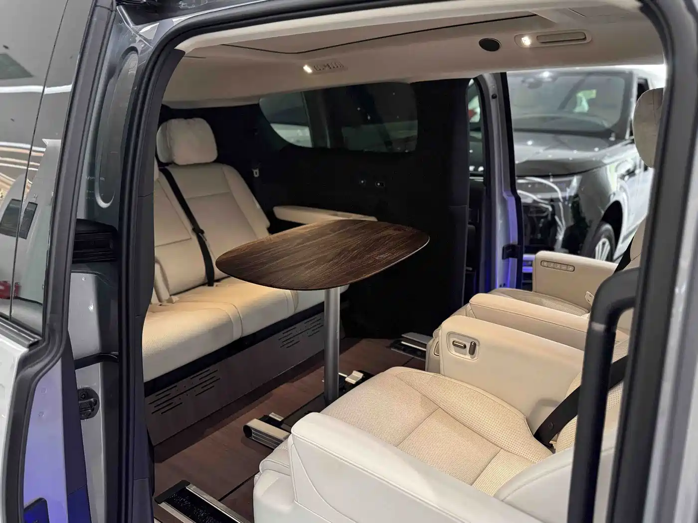 Li Auto MEGA 2025 2025 Model Home Family Special Edition