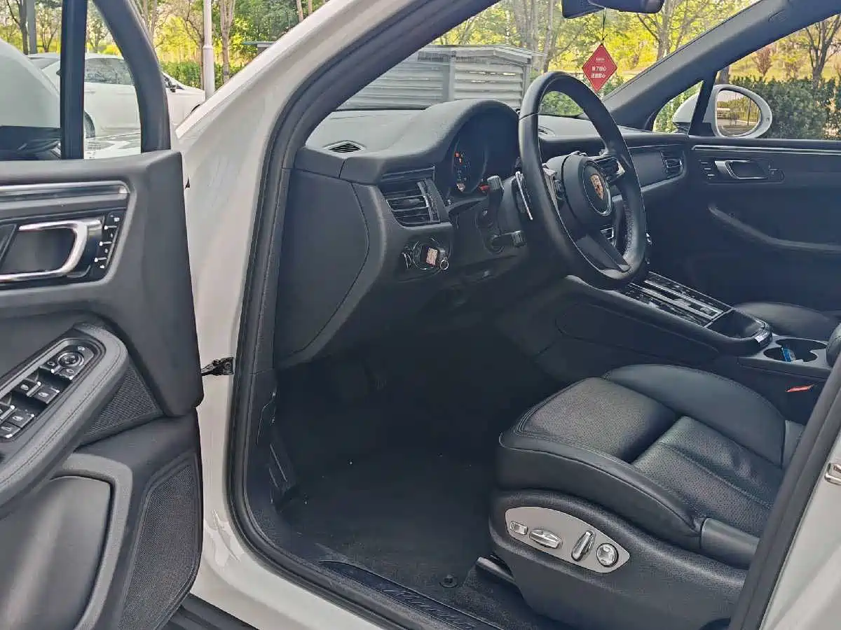 Porsche Macan 2023 Macan 2.0T фото 11