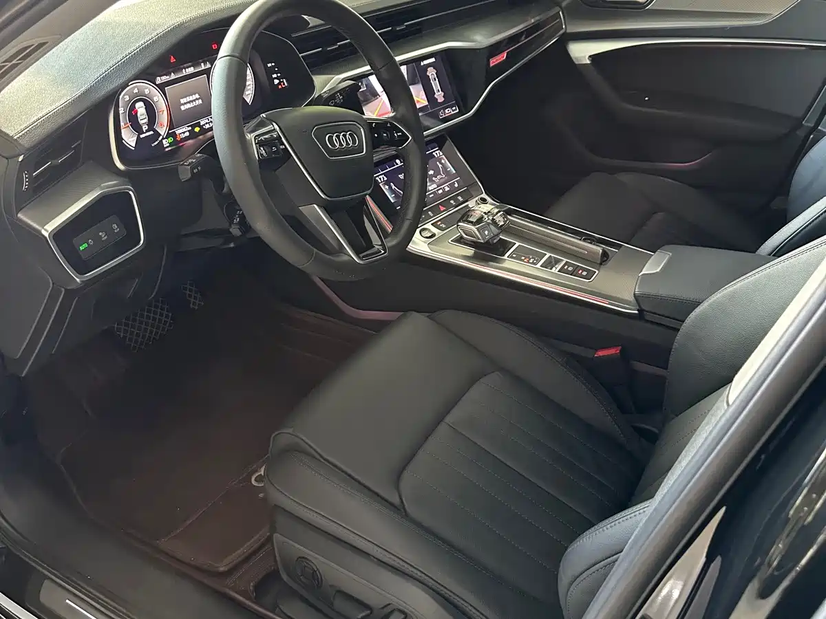 Фото 4 - Audi A6L