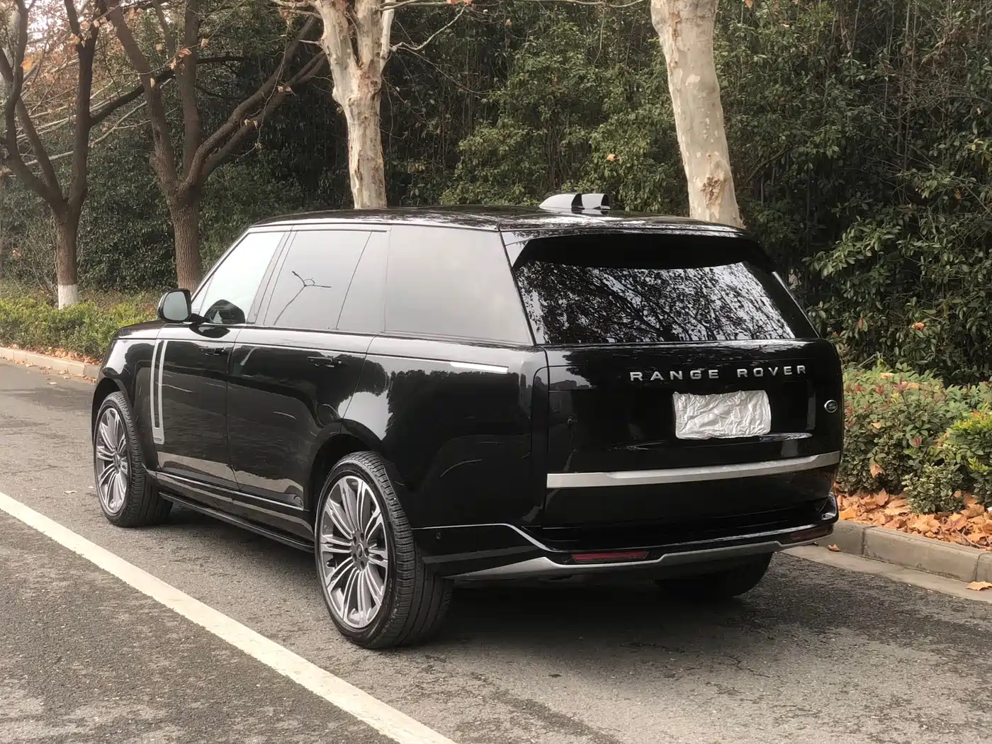 Land Rover Range Rover 2024 3.0 L6 400PS Exemplary Extended фото 4