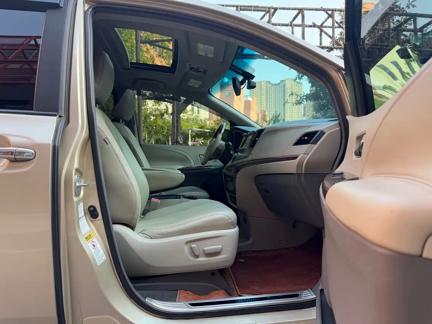 Toyota Sienna 2011 2011 3.5L 4WD Automatic