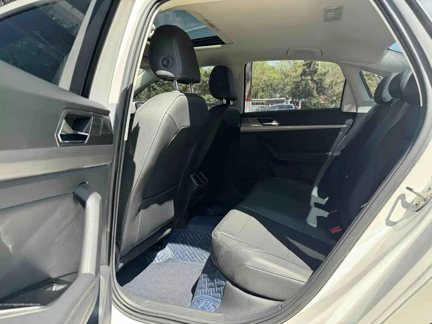 Volkswagen Lavida 2019 1.5L Automatic Comfort Edition China VI фото 8