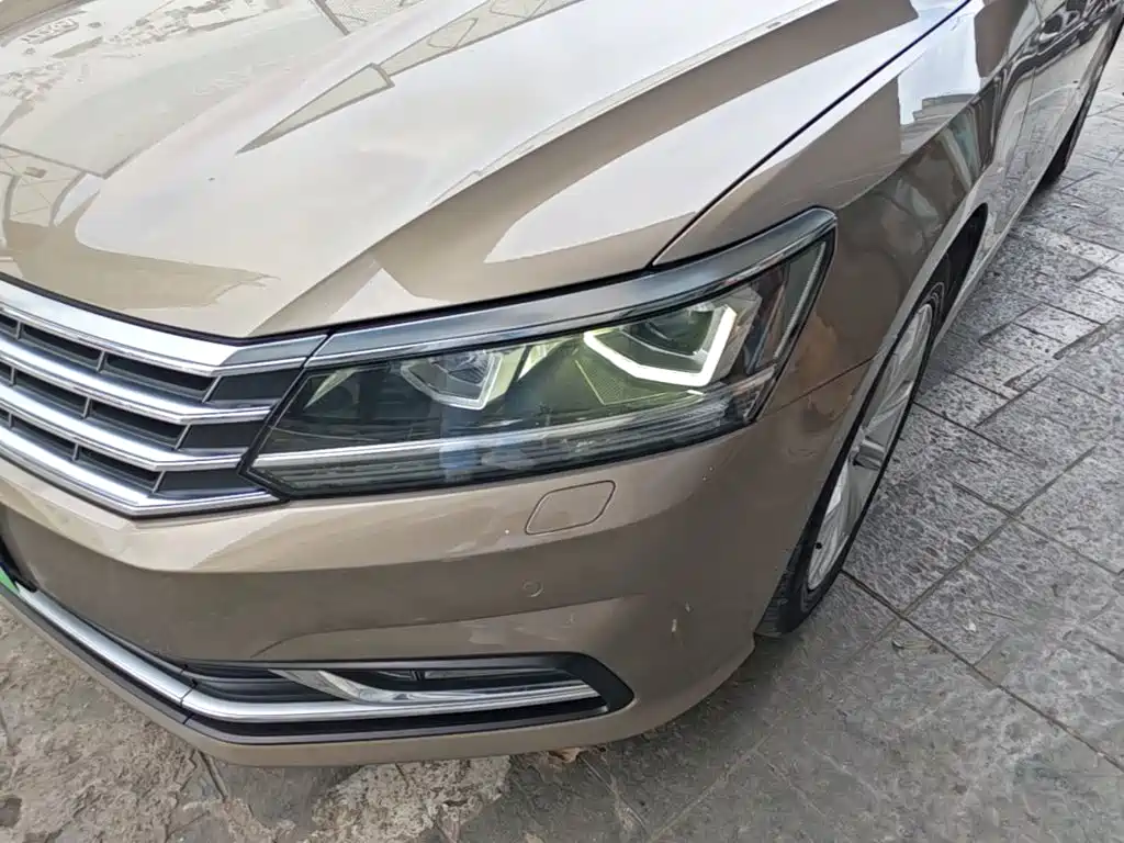 Фото 24 - Volkswagen Passat