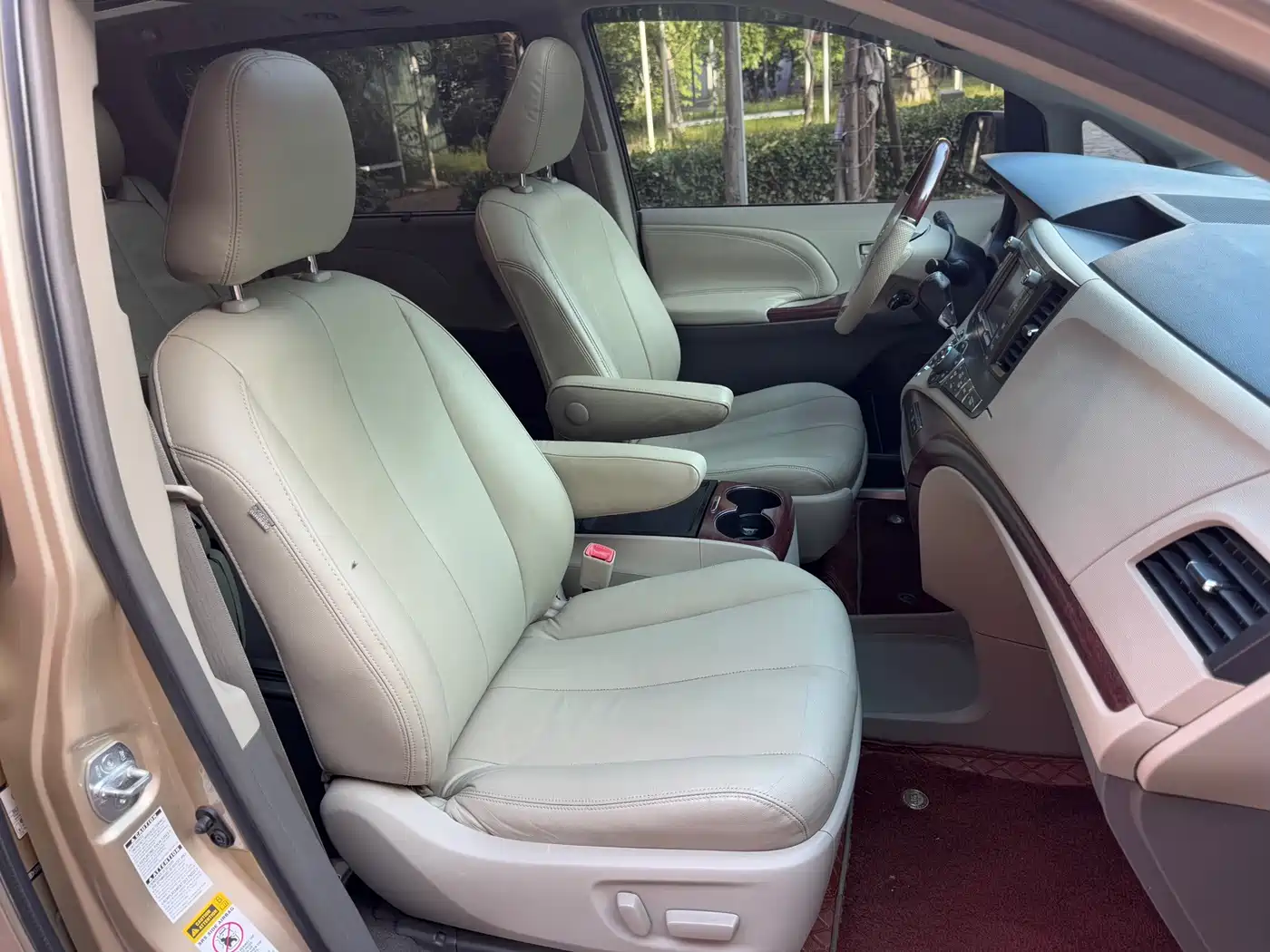 Toyota Sienna 2011 2011 3.5L 4WD Automatic
