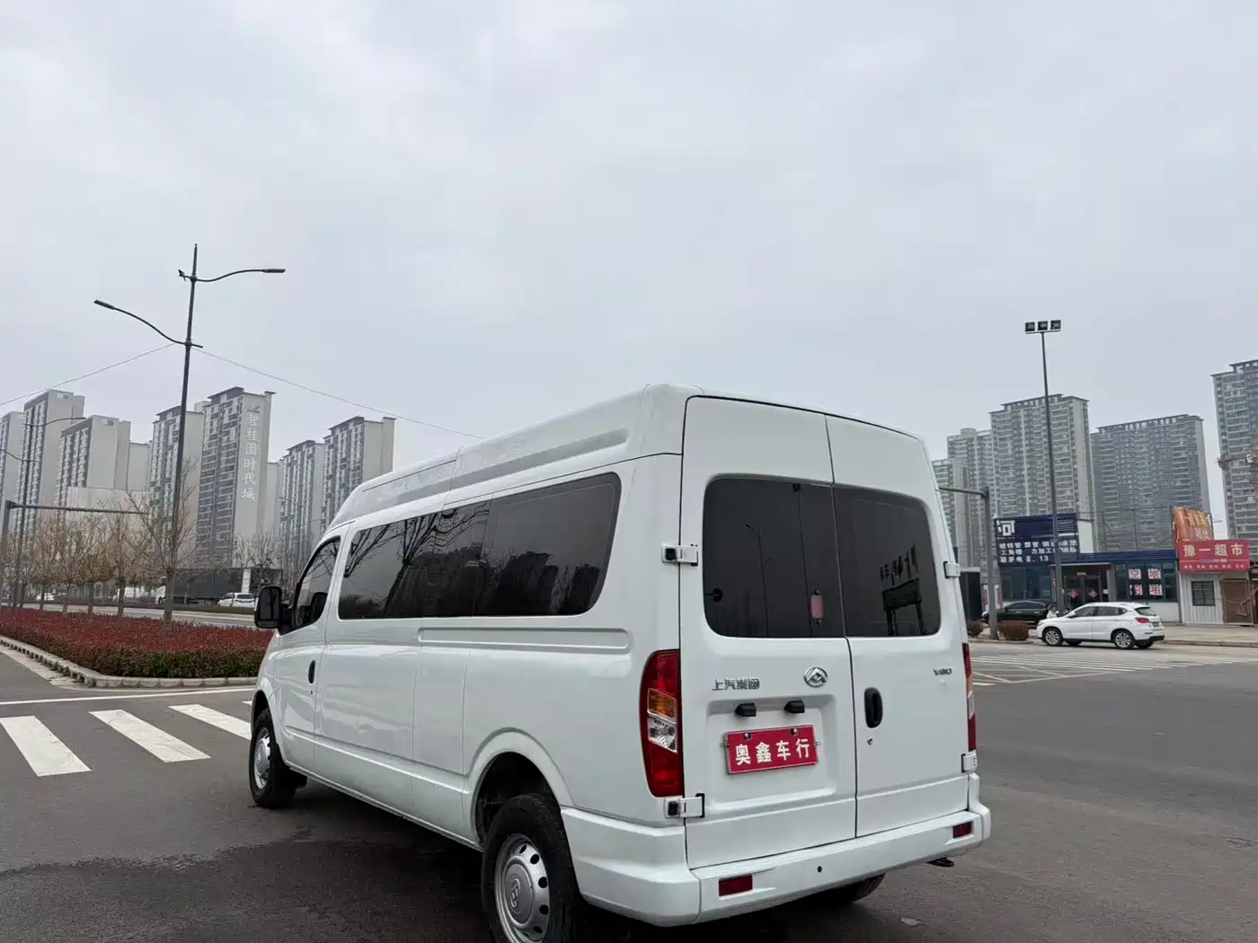 SAIC Maxus Xintu V80 2019 Model 2.5T Classic 6-speed manual Aoyuntong long wheelbase medium roof 7-seater фото 8