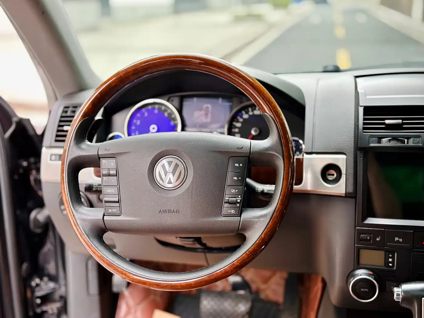 Volkswagen Touareg 2010 3.6 Limited Top Edition фото 16