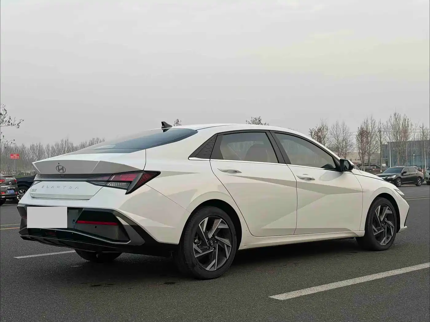 Hyundai Elantra 2023 1.5L CVT GLX Elite Edition фото 7