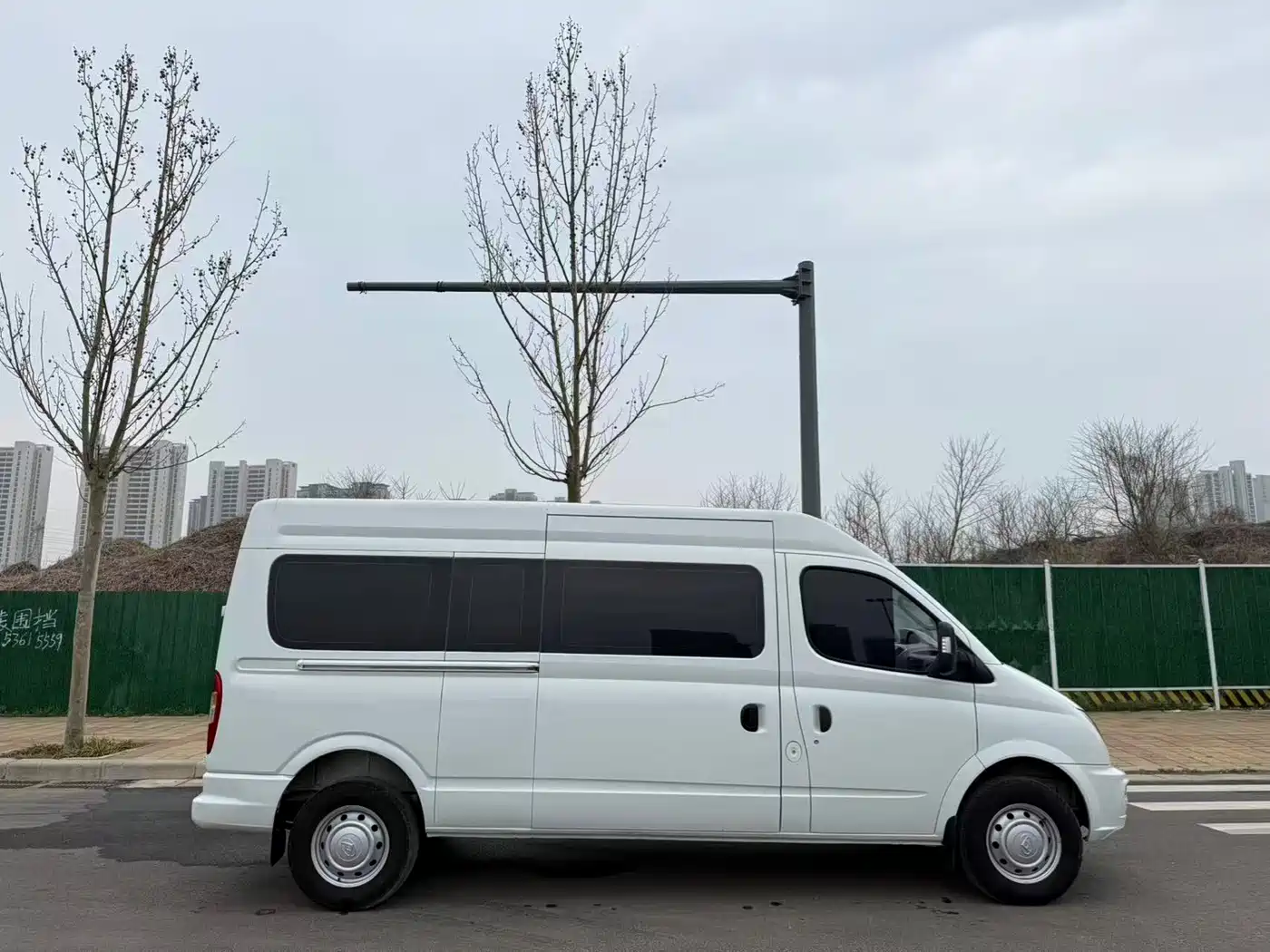 SAIC Maxus Xintu V80 2019 Model 2.5T Classic 6-speed manual Aoyuntong long wheelbase medium roof 7-seater фото 10