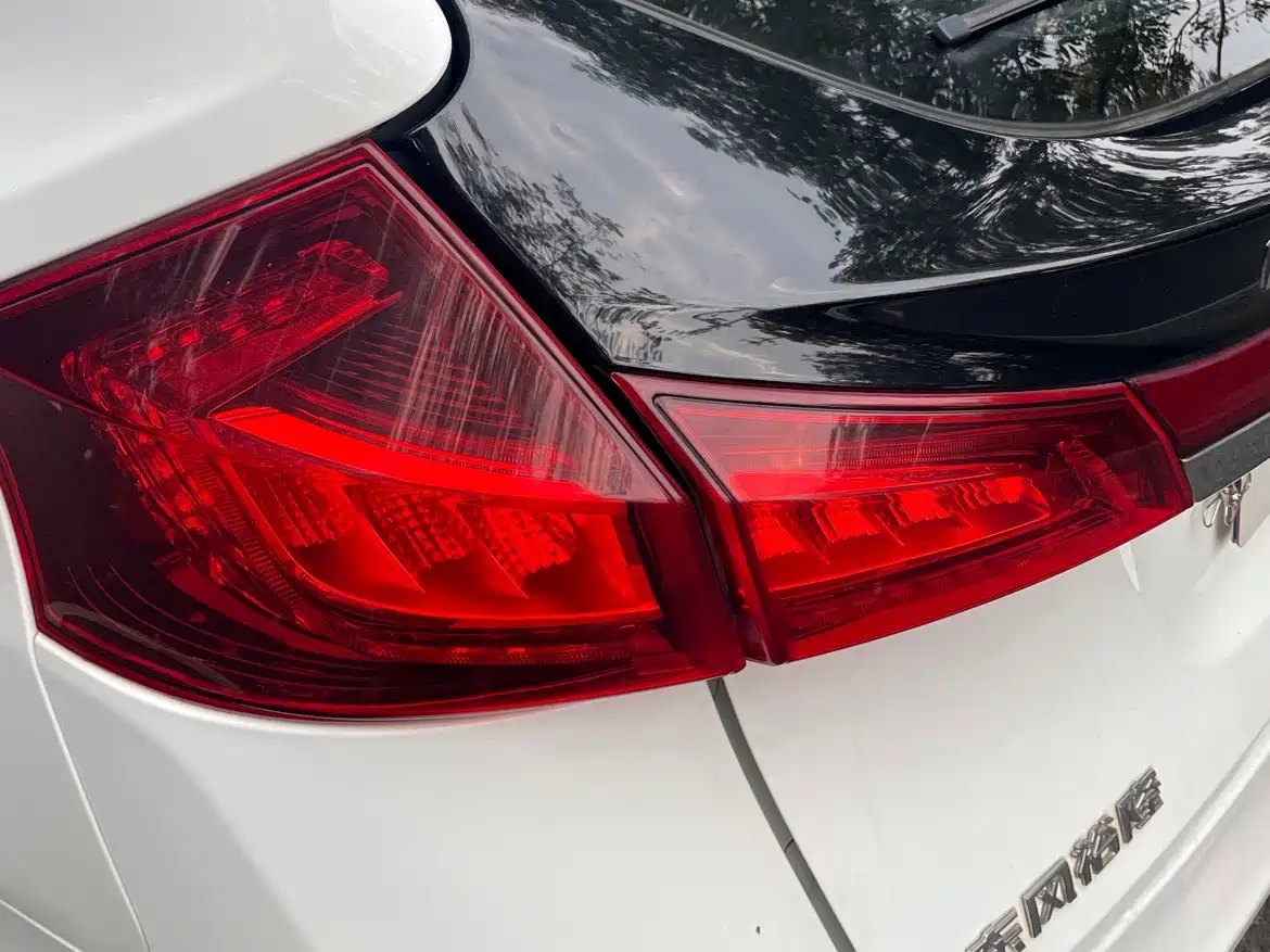 Luxgen U6 SUV 2019 2017 Facelift 1.6T Trend