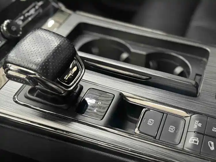 ROEWE RX5 NEW ENERGY