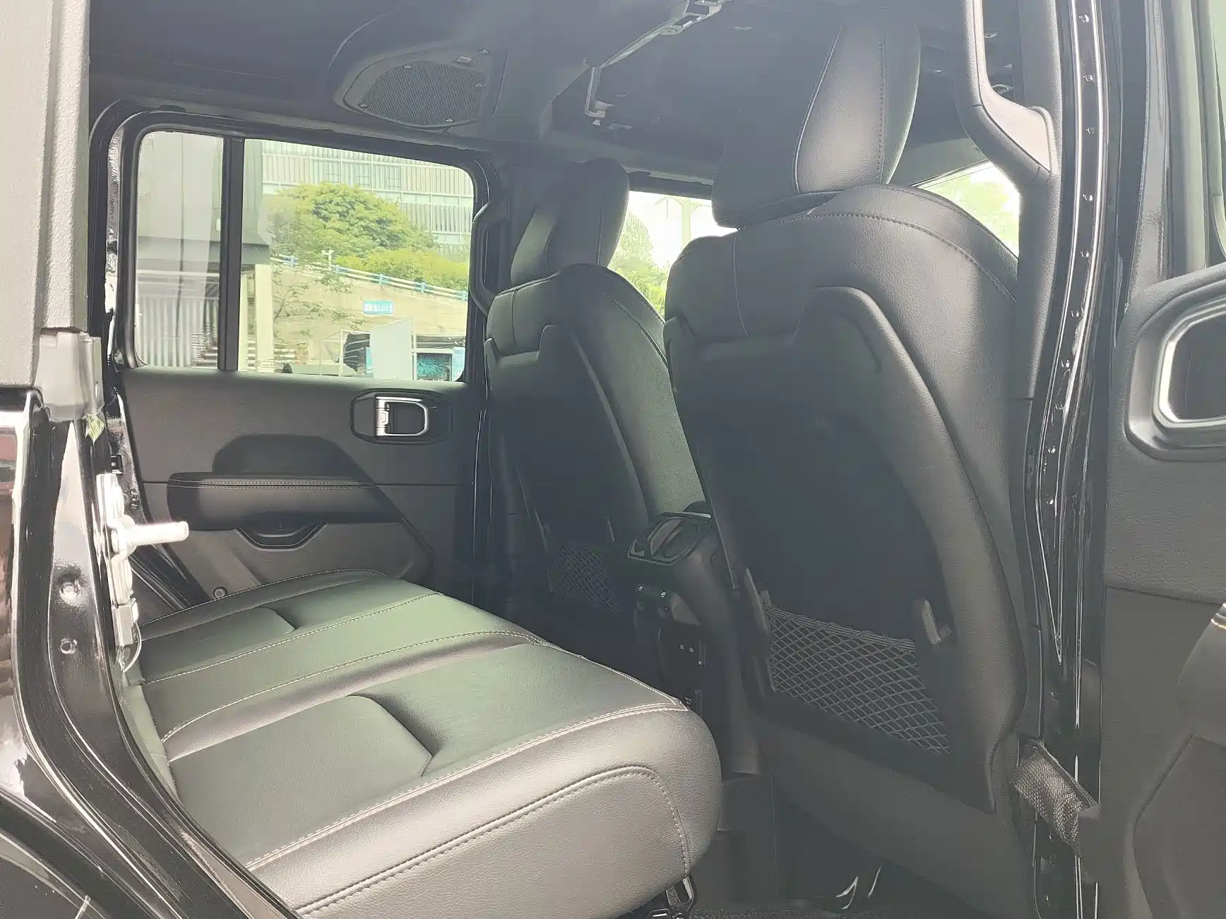 Photo 8 - Jeep Wrangler 4xe