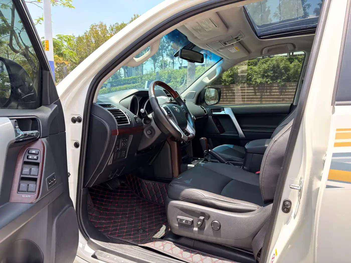 Toyota Prado 2016 3.5L Auto VX NAVI фото 4