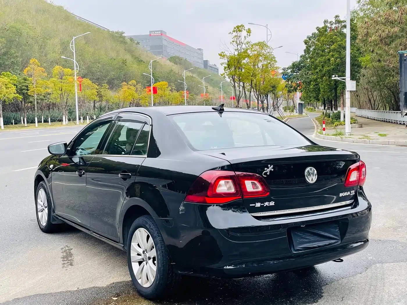 Volkswagen Bora 2012 1.4T Automatic Luxury фото 9