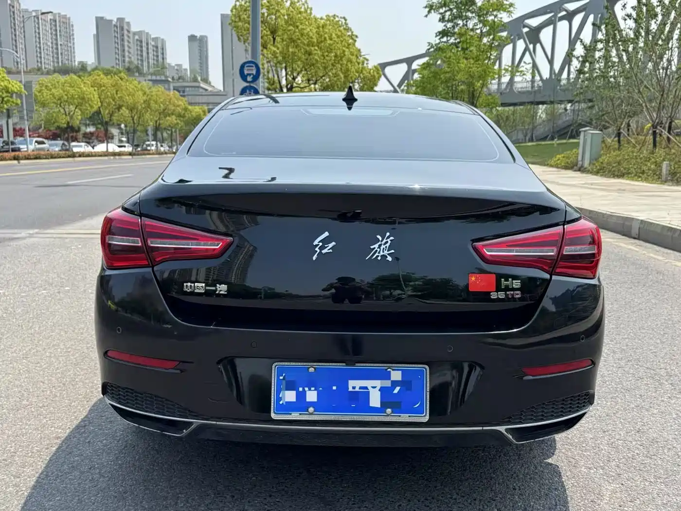Hongqi H5 2022 Classic 1.8T Auto Smart Connect Flagship Comfort Edition фото 5