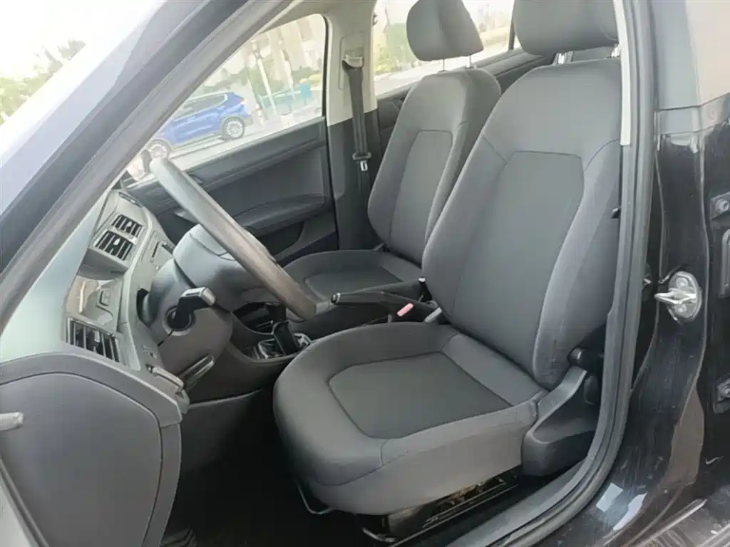Volkswagen Santana 2015 1.4L Manual Trend Edition фото 15