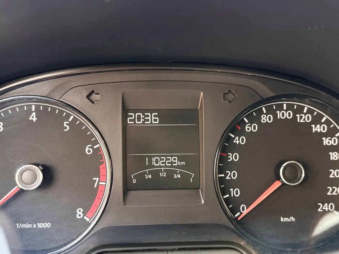 Volkswagen Polo 2014 1.4L Manual Trend Edition фото 5