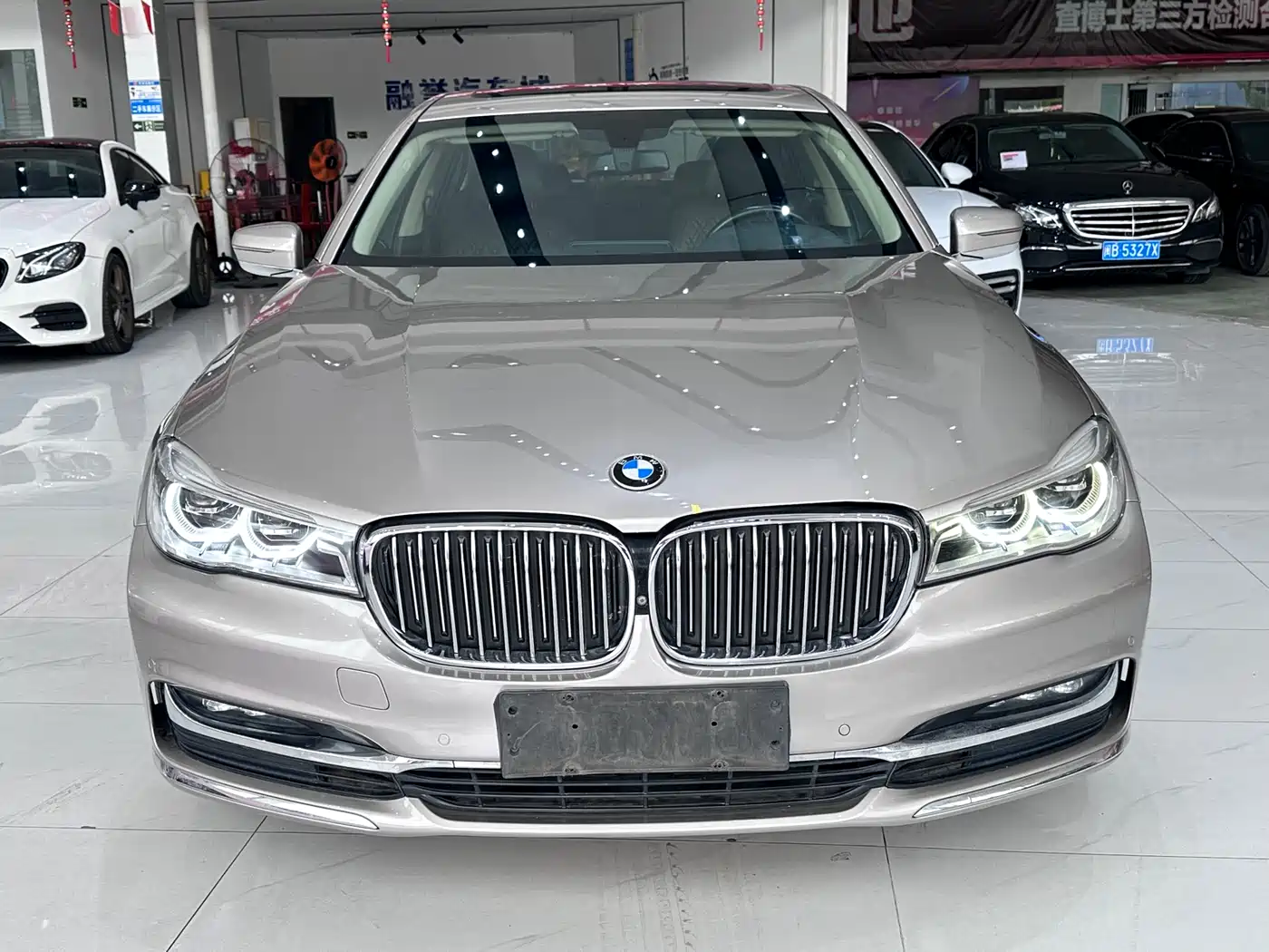 BMW 7 Series 2017 730Li Luxury Edition фото 2