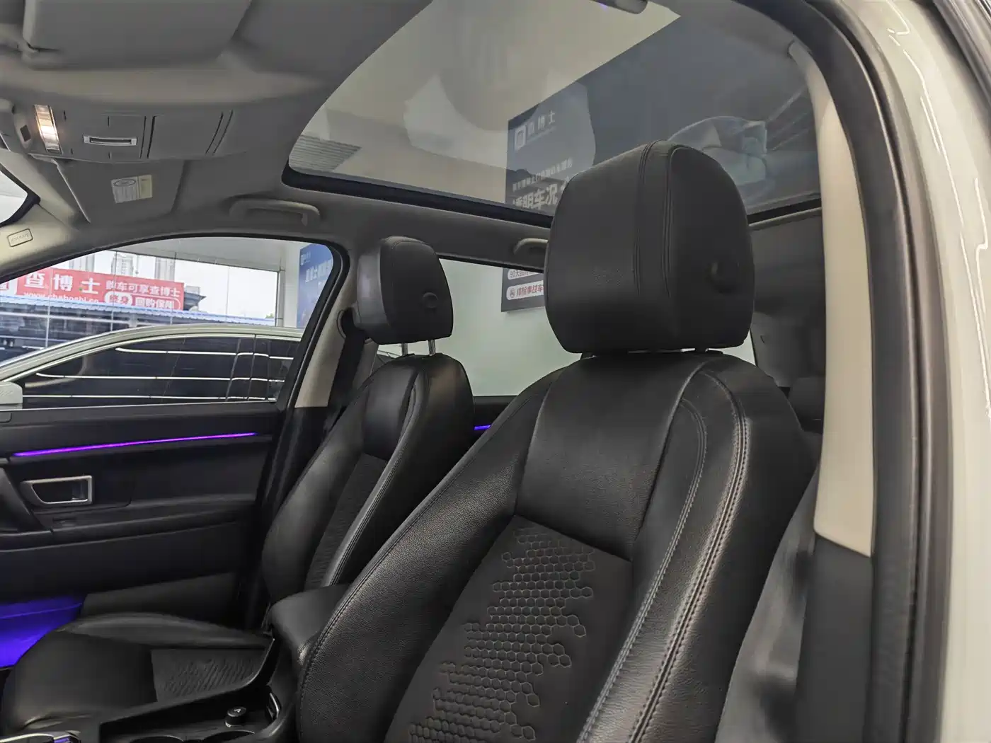Land Rover Discovery Sport 2018 240PS PURE Edition фото 6