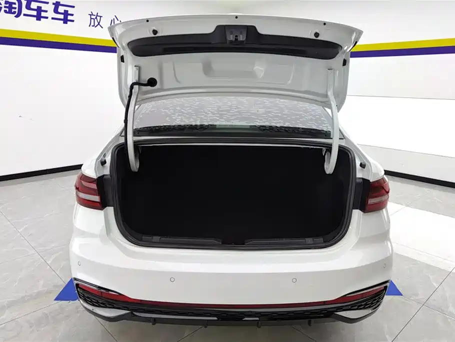 Volkswagen Lavida 2023 280TSI DSG Starlight Comfort Edition фото 4