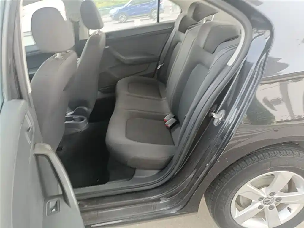 Volkswagen Santana 2015 1.4L Manual Trend Edition фото 17