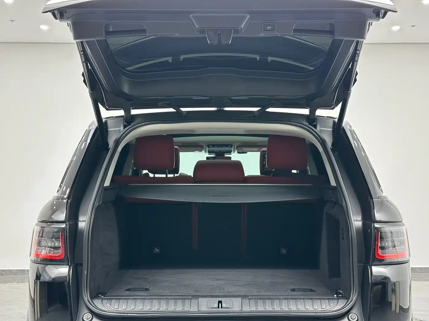 Land Rover Range Rover Sport 2021 3.0 L6 Gloss Black Edition фото 31