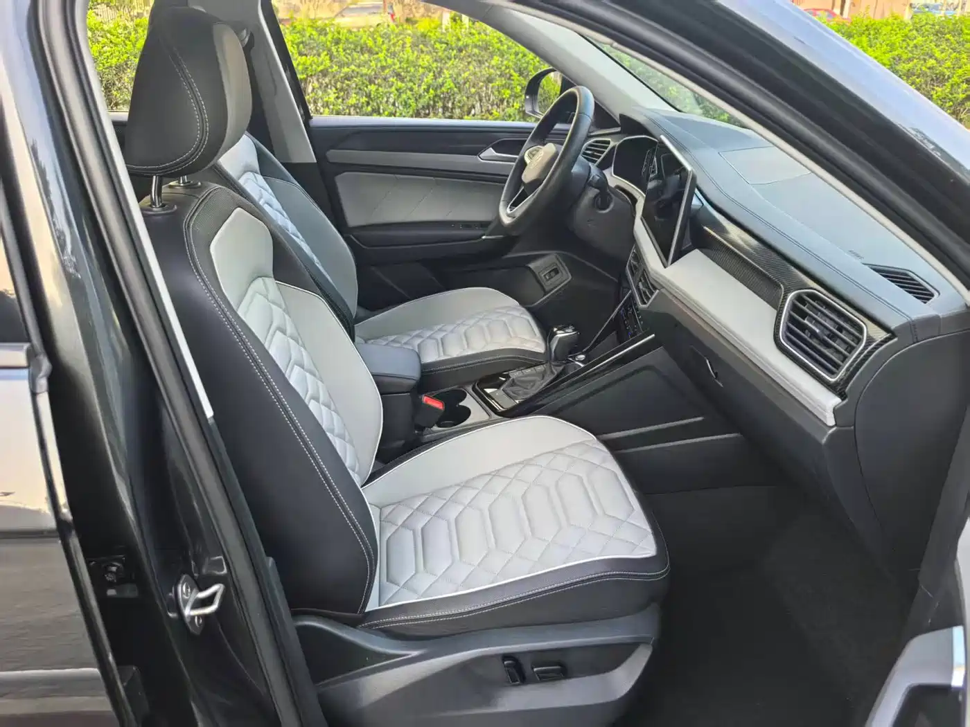 Volkswagen Tayron 2023 330TSI 2WD Luxury Plus Advanced Edition фото 10