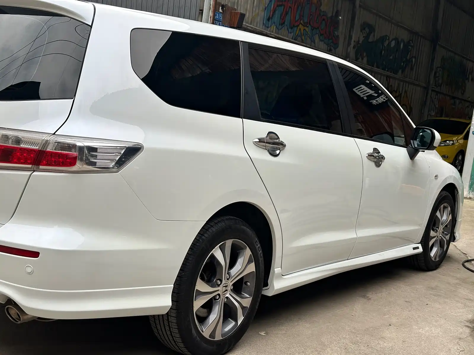 Фото 8 - Honda Odyssey