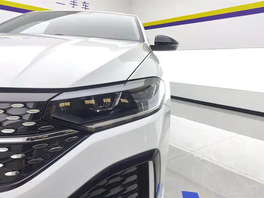 Volkswagen Lavida 2023 280TSI DSG Starlight Comfort Edition фото 5