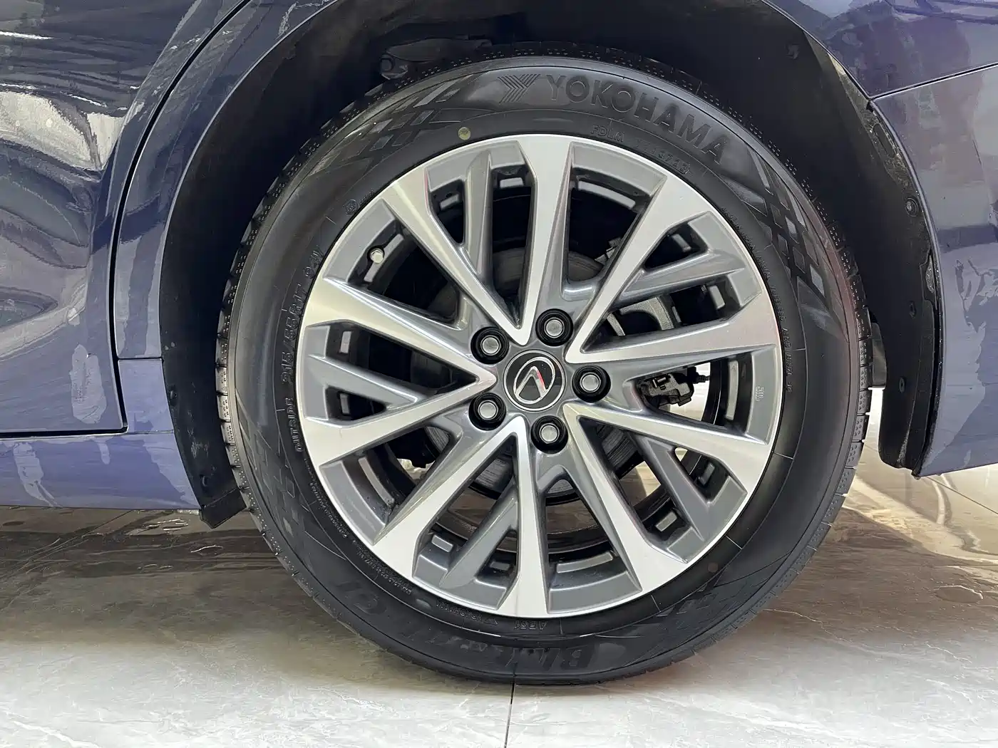 Lexus ES 2023 200 Excellence Edition фото 21