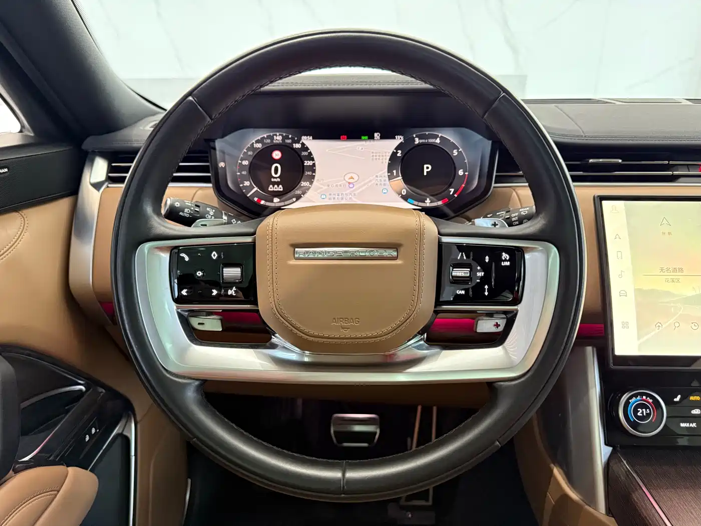 Land Rover Range Rover 2023 3.0 L6 360PS Golden Age Edition фото 14