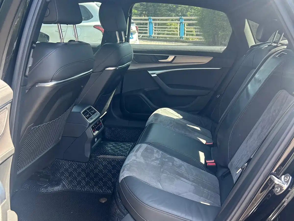 Audi A6L New Energy 2020 55 TFSI e quattro фото 8