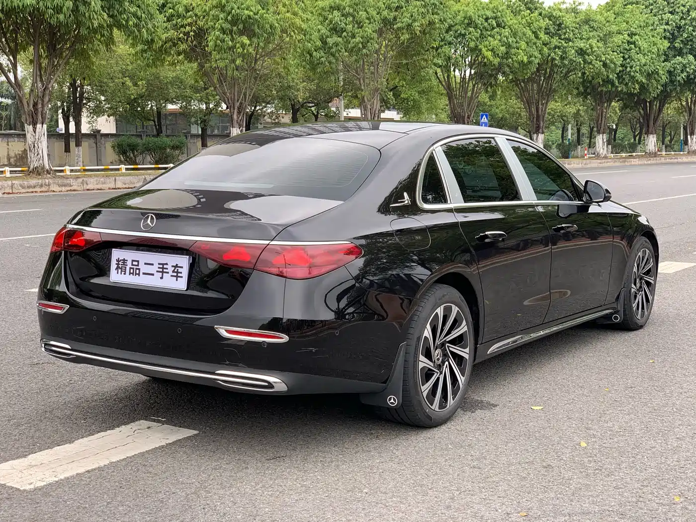 Mercedes-Benz E-Class 2024 Model E 300 L Luxury фото 4