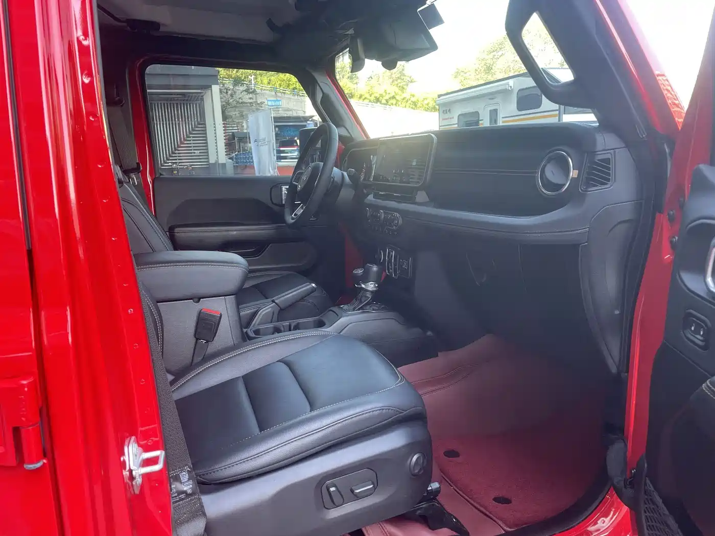 Jeep Wrangler 2025 2024 Model 2.0T Sahara Four-Door Version