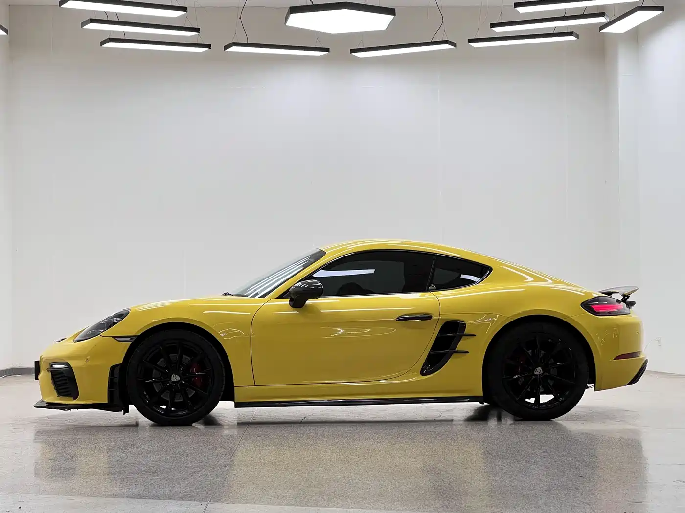 Porsche 718 2016 Cayman 2.0T фото 9