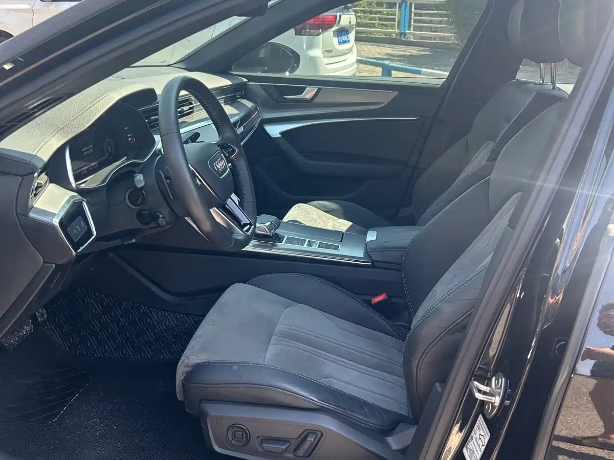 Audi A6L New Energy 2020 55 TFSI e quattro фото 7