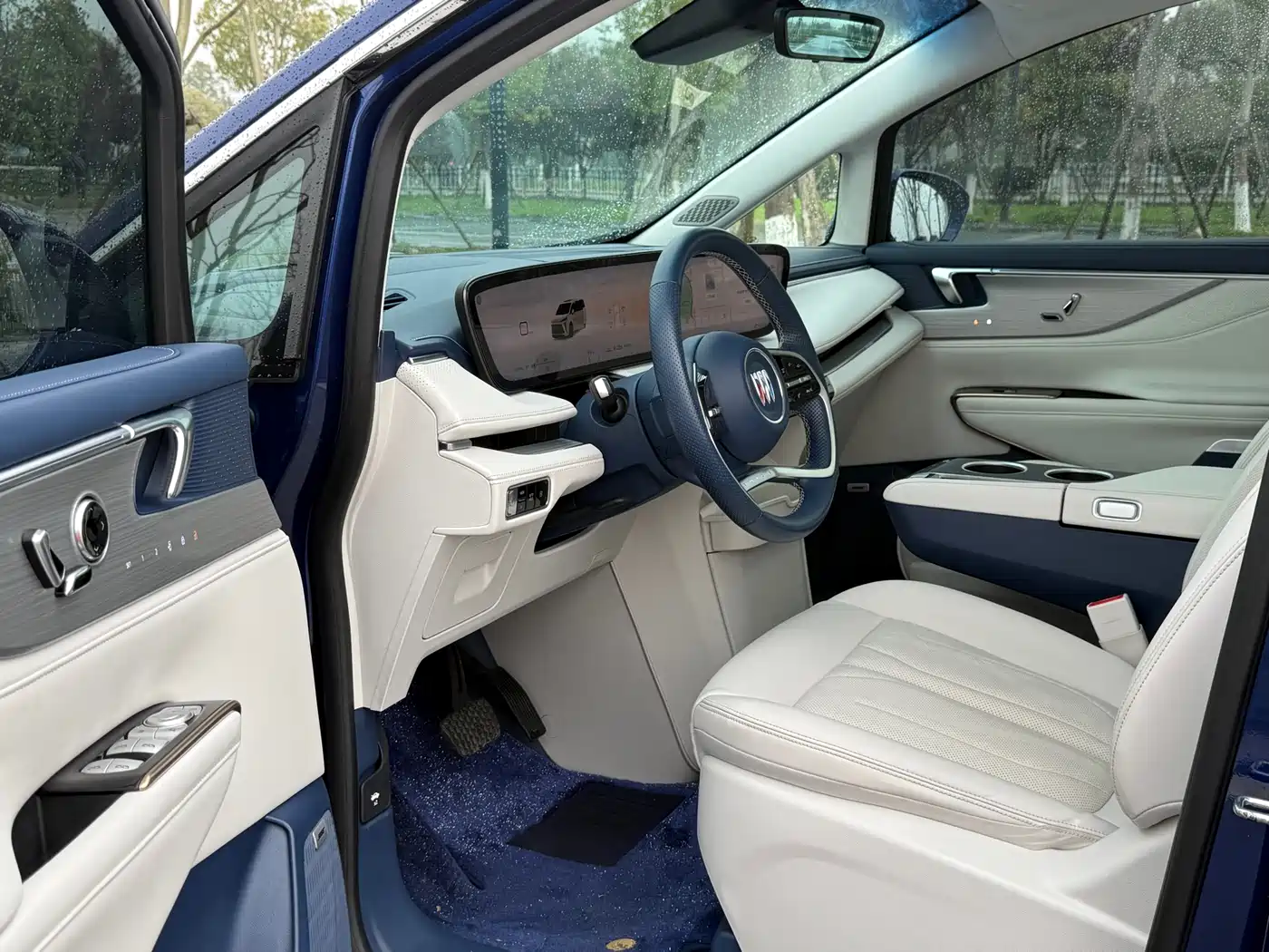 BUICK GL8 NEW ENERGY