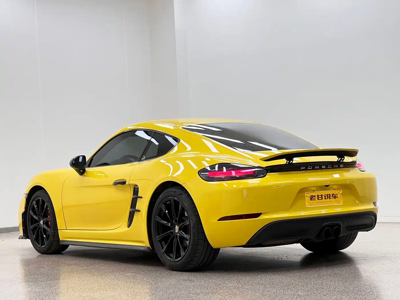 Porsche 718 2016 Cayman 2.0T фото 5