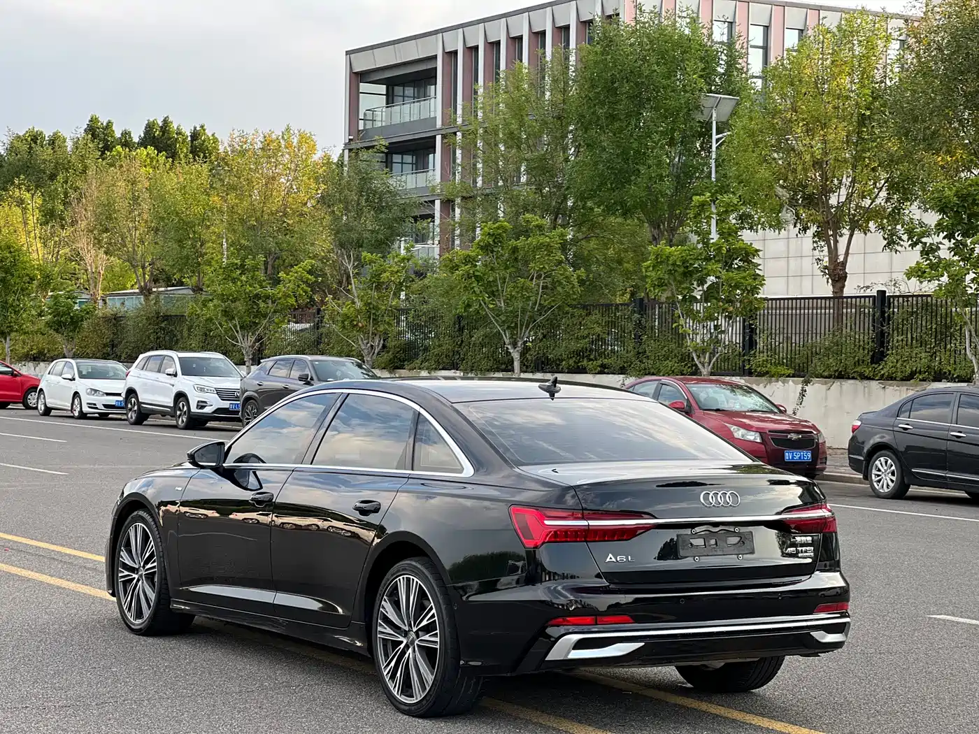 Фото 4 - Audi A6L