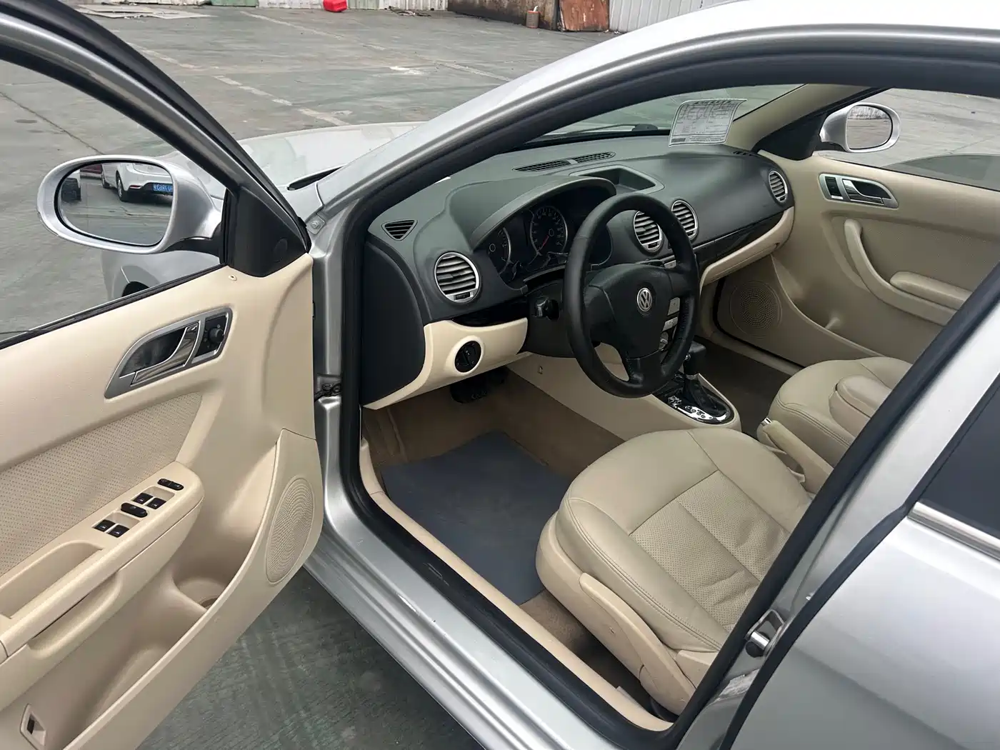 Volkswagen Lavida 2011 1.6L Automatic Pinxuan Edition фото 5