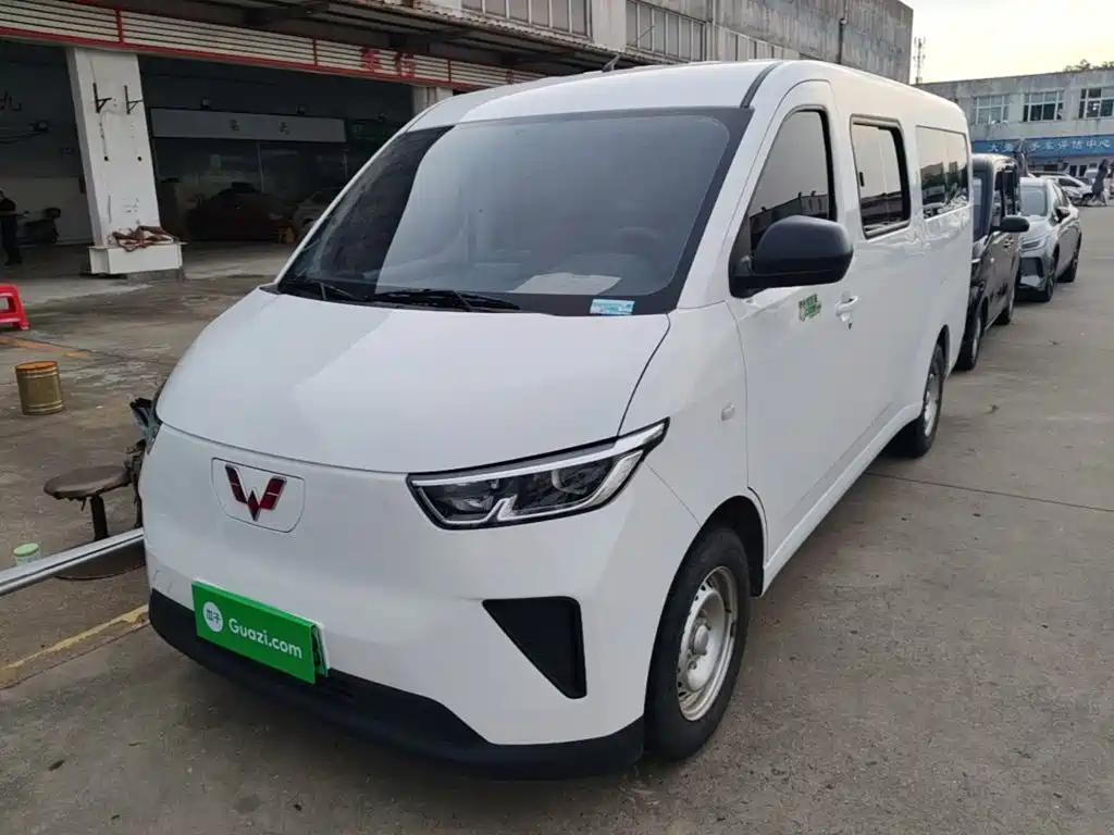Wuling Motors Wuling Yangguang 2025 2024 300KM Comfort Bus Version 75kW