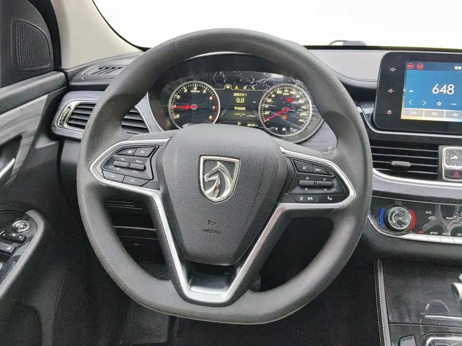 Baojun 730 2020 2019 1.5T CVT Flagship Edition 7-Seater China VI