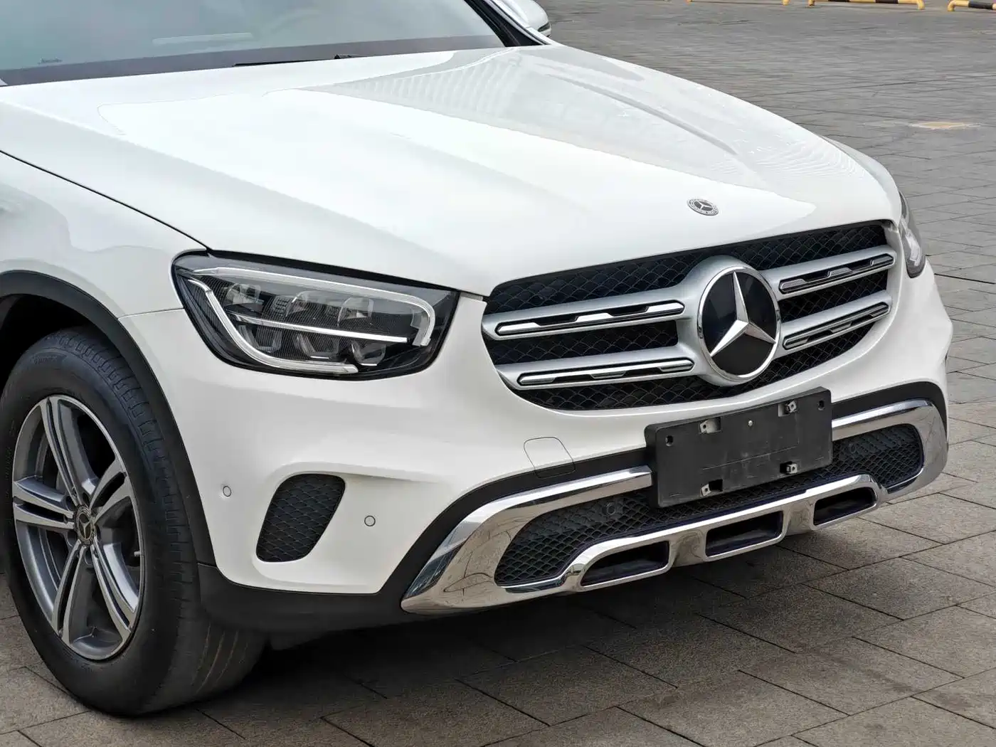 MERCEDES-BENZ GLC