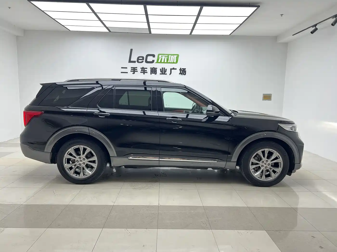 Ford Explorer 2021 2020 EcoBoost 285 RWD Trend Edition 6-Seater