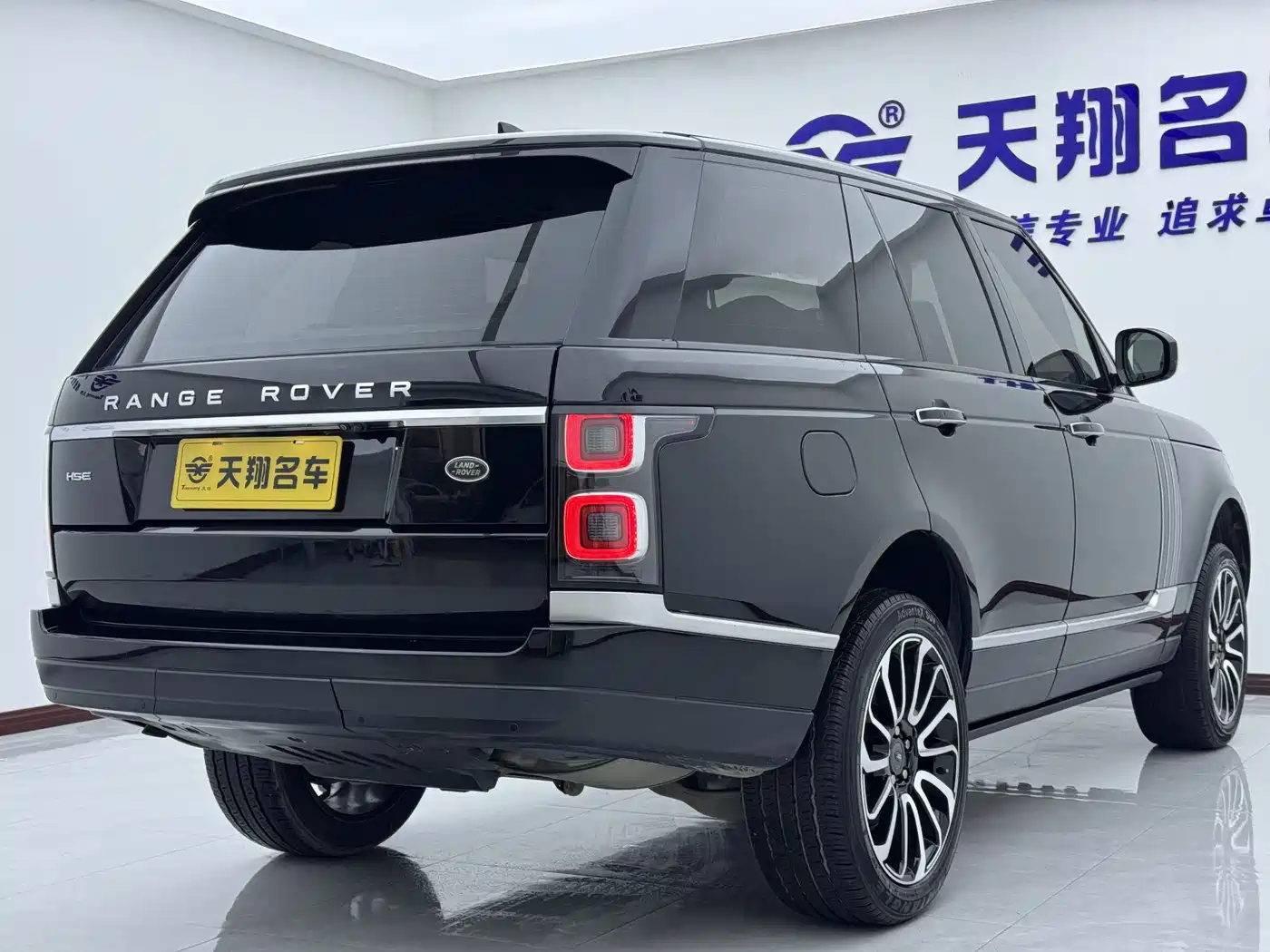 Land Rover Range Rover 2017 3.0 SC V6 Golden Age Edition фото 6